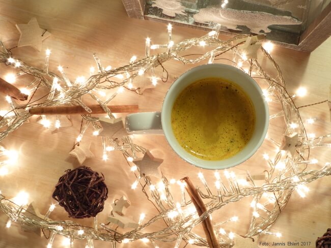 Fruchtpunsch mit Zimt und Mandarinen